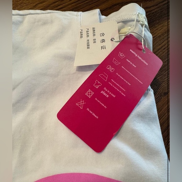 NWT MICKEY MOUSE Long White and Pink Graphic T-Shirt (M) - Picture 6 of 7